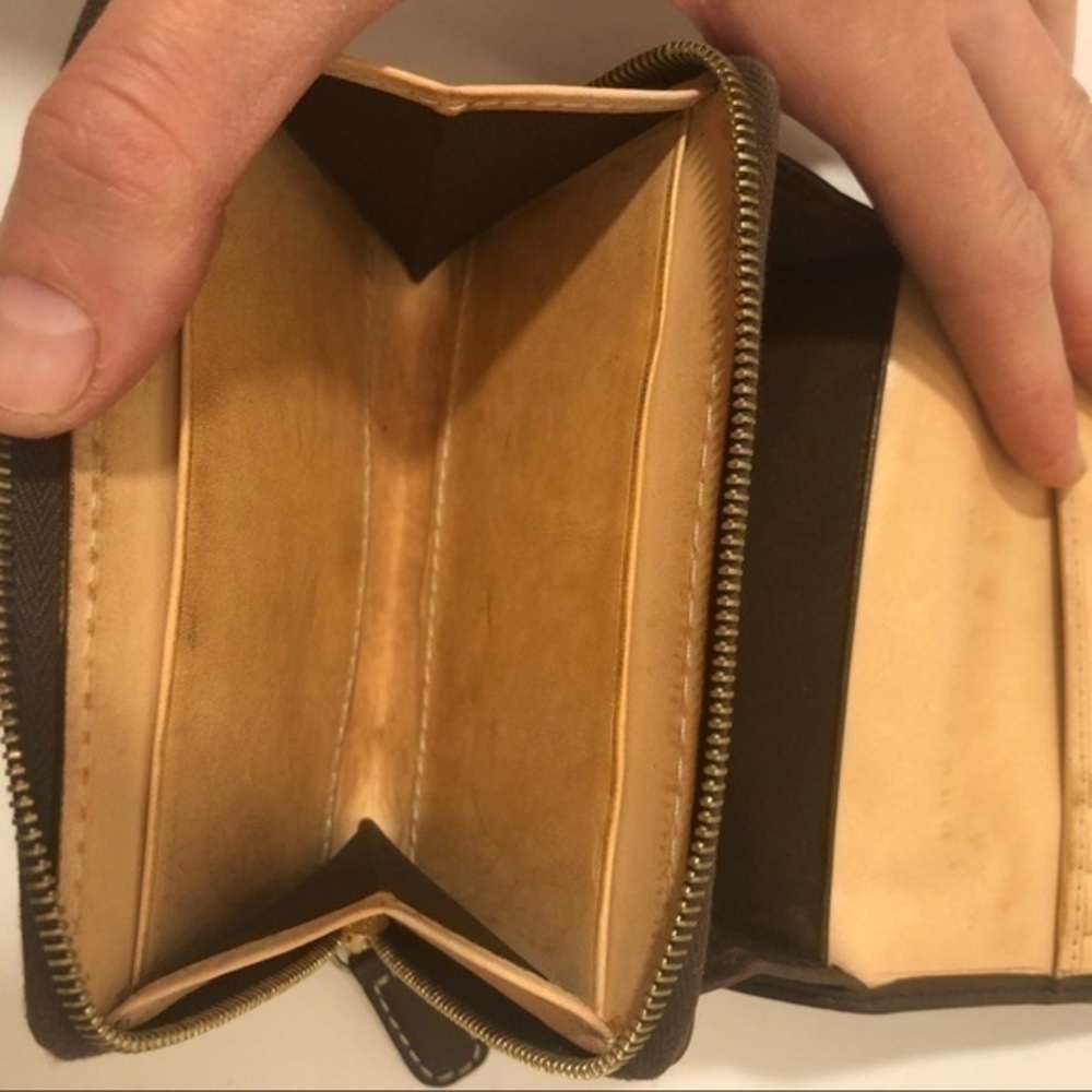 Coach brown leather embossed c compact wallet - Picture 8 of 13